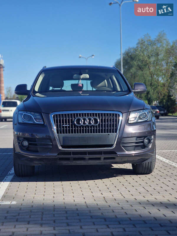 Внедорожник / Кроссовер Audi Q5 2011 в 