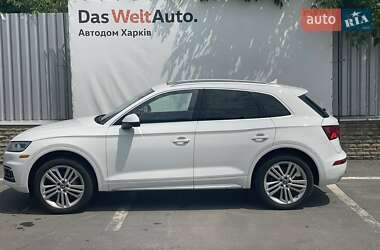 Внедорожник / Кроссовер Audi Q5 2018 в 