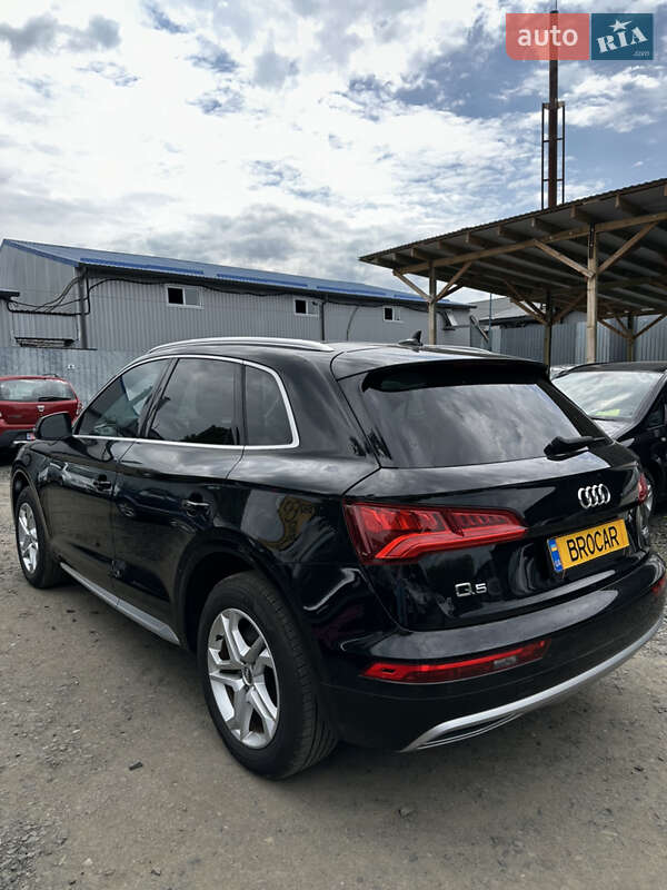 Позашляховик / Кросовер Audi Q5 2018 в Луцьку