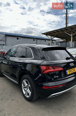 Внедорожник / Кроссовер Audi Q5 2018 в 
