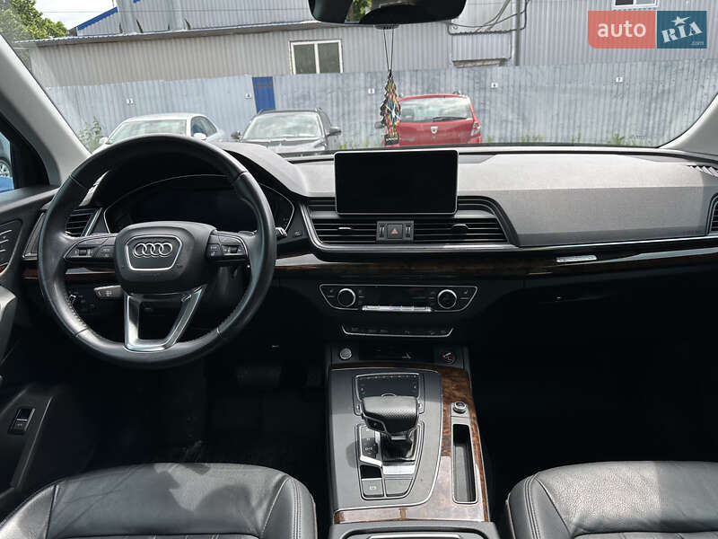 Позашляховик / Кросовер Audi Q5 2018 в Луцьку