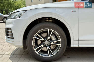 Позашляховик / Кросовер Audi Q5 2020 в 
