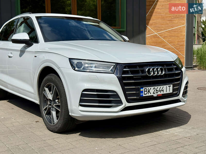 Позашляховик / Кросовер Audi Q5 2020 в Рівному