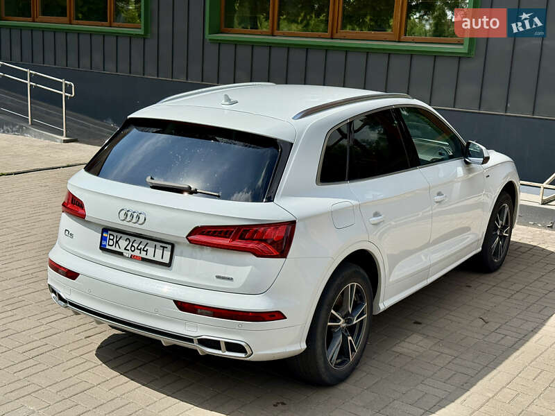 Позашляховик / Кросовер Audi Q5 2020 в Рівному