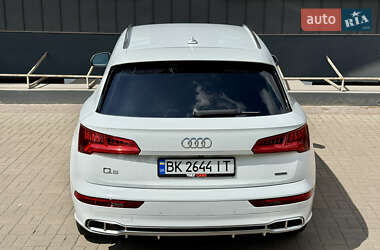 Позашляховик / Кросовер Audi Q5 2020 в 