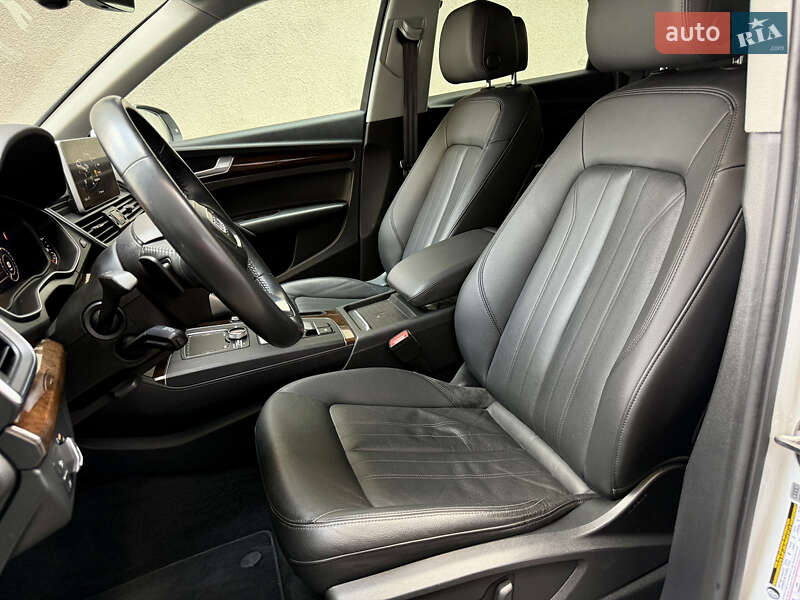 Позашляховик / Кросовер Audi Q5 2020 в Рівному