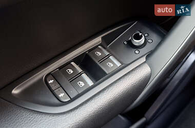 Позашляховик / Кросовер Audi Q5 2020 в 
