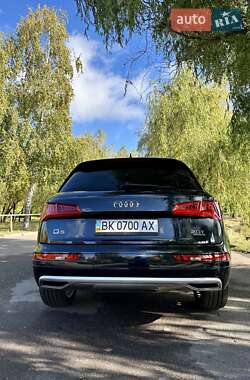 Внедорожник / Кроссовер Audi Q5 2018 в 