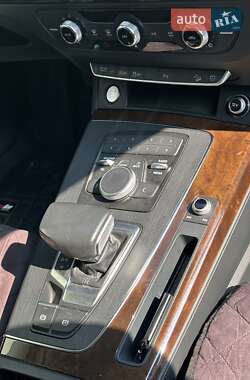 Внедорожник / Кроссовер Audi Q5 2019 в 