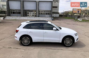 Позашляховик / Кросовер Audi Q5 2016 в 