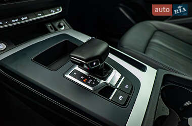 Внедорожник / Кроссовер Audi Q5 2021 в 