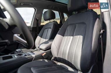 Внедорожник / Кроссовер Audi Q5 2021 в 