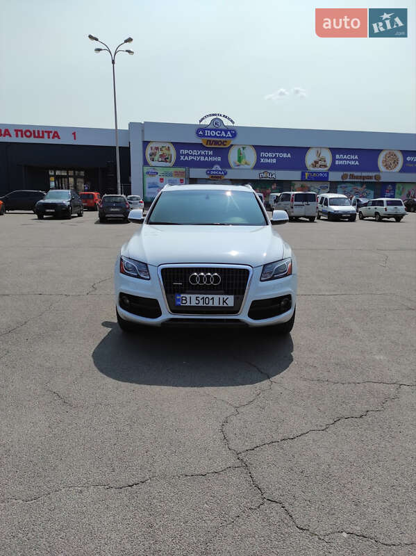 Внедорожник / Кроссовер Audi Q5 2011 в 