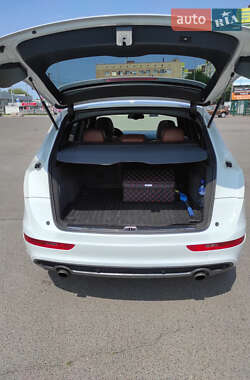 Внедорожник / Кроссовер Audi Q5 2011 в 