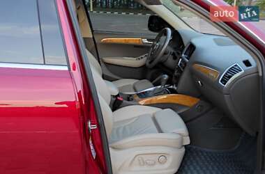 Внедорожник / Кроссовер Audi Q5 2009 в 