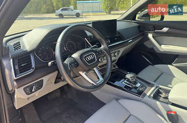Позашляховик / Кросовер Audi Q5 2021 в 