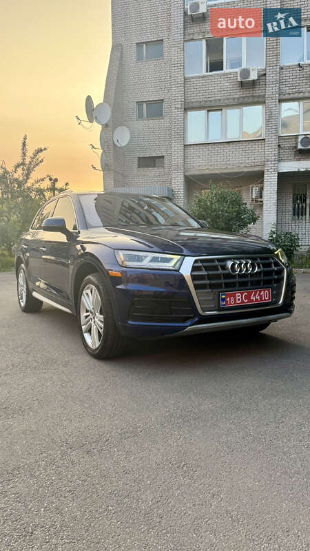 Внедорожник / Кроссовер Audi Q5 2018 в 