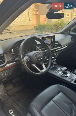 Внедорожник / Кроссовер Audi Q5 2018 в 