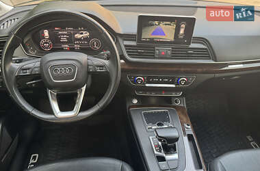 Внедорожник / Кроссовер Audi Q5 2018 в 