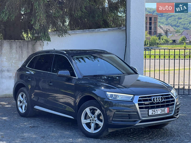 Внедорожник / Кроссовер Audi Q5 2020 в Сваляве