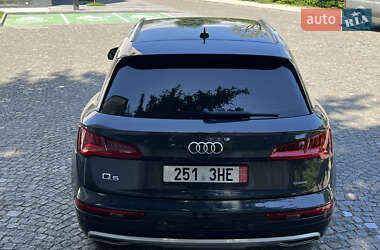Внедорожник / Кроссовер Audi Q5 2020 в 