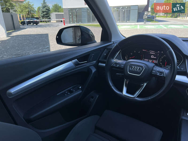 Внедорожник / Кроссовер Audi Q5 2020 в Сваляве