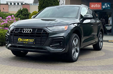 Позашляховик / Кросовер Audi Q5 2024 в 