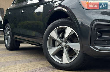 Позашляховик / Кросовер Audi Q5 2024 в 