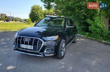Позашляховик / Кросовер Audi Q5 2021 в 