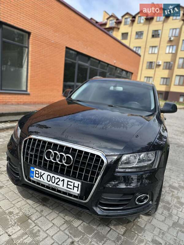 Внедорожник / Кроссовер Audi Q5 2012 в 