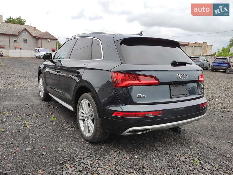 Внедорожник / Кроссовер Audi Q5 2018 в Нововолынске