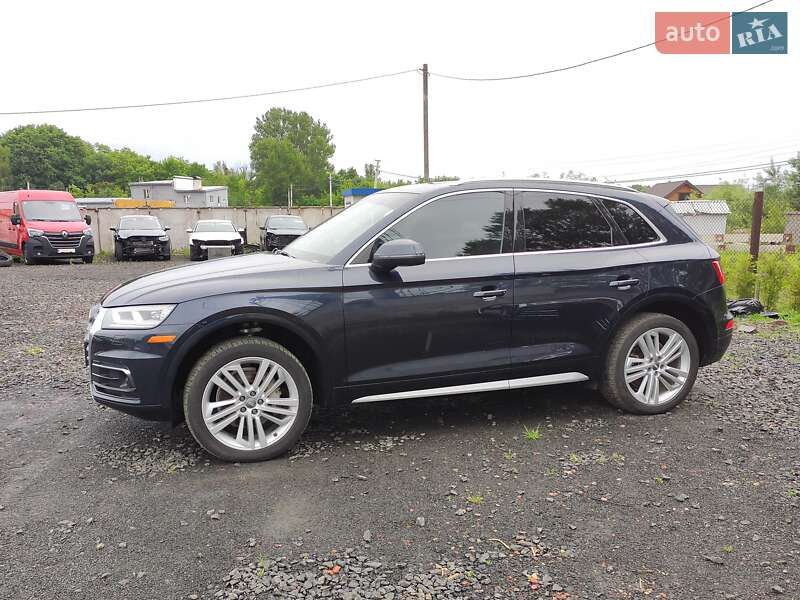 Внедорожник / Кроссовер Audi Q5 2018 в Нововолынске