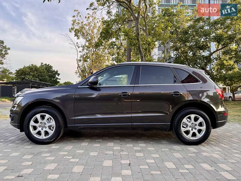 Внедорожник / Кроссовер Audi Q5 2009 в Одессе