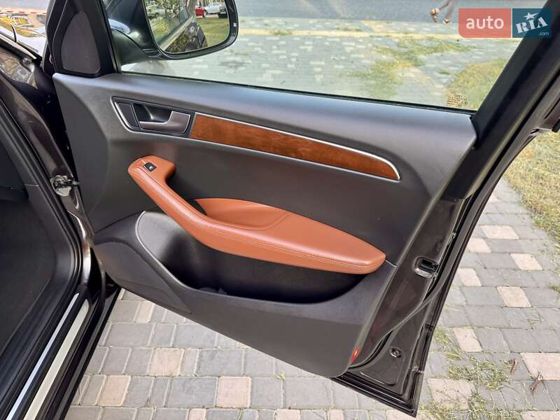 Внедорожник / Кроссовер Audi Q5 2009 в Одессе