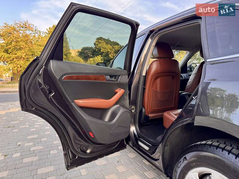 Внедорожник / Кроссовер Audi Q5 2009 в Одессе