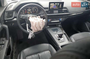 Внедорожник / Кроссовер Audi Q5 2018 в 