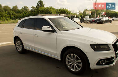 Позашляховик / Кросовер Audi Q5 2016 в 