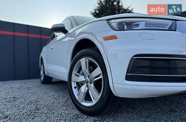 Внедорожник / Кроссовер Audi Q5 2017 в 