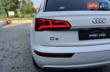 Внедорожник / Кроссовер Audi Q5 2017 в 