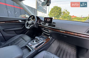 Внедорожник / Кроссовер Audi Q5 2017 в 