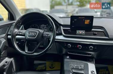Внедорожник / Кроссовер Audi Q5 2017 в 