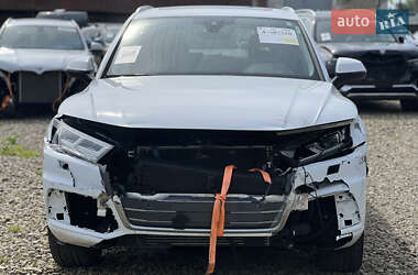Внедорожник / Кроссовер Audi Q5 2018 в 