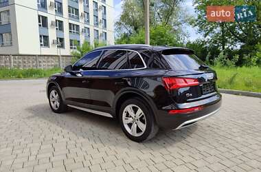 Внедорожник / Кроссовер Audi Q5 2017 в 