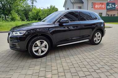 Внедорожник / Кроссовер Audi Q5 2017 в 