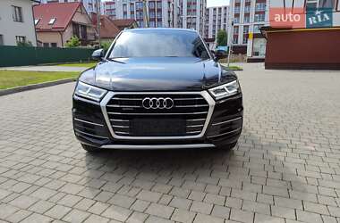 Внедорожник / Кроссовер Audi Q5 2017 в 