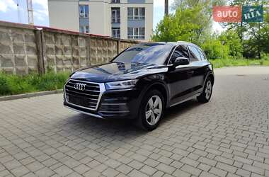 Внедорожник / Кроссовер Audi Q5 2017 в 