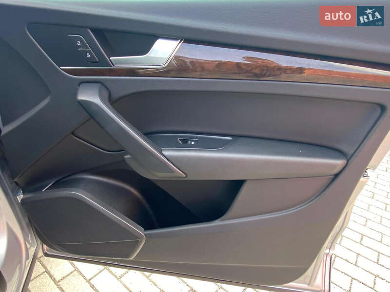 Внедорожник / Кроссовер Audi Q5 2019 в Ровно