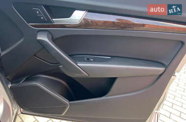 Позашляховик / Кросовер Audi Q5 2019 в 