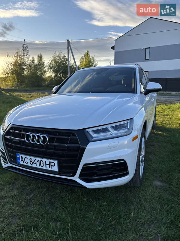 Позашляховик / Кросовер Audi Q5 2019 в 