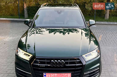Внедорожник / Кроссовер Audi Q5 2018 в 